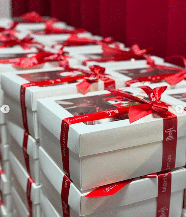 Cadouri Corporative Personalizate (Precomandă)